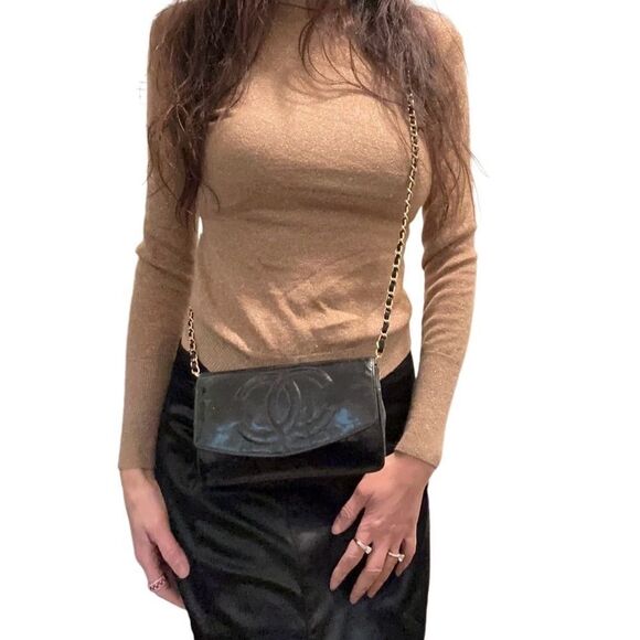 Chanel patent leather clutch with an added chain - Picture 12 of 15